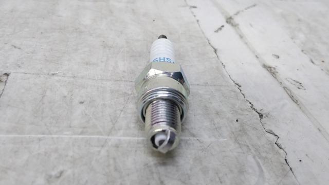 NGK CR6HSA 2983 スパークプラグ