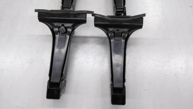 TOYOTA純正 THULE キャリアバー+フットセット
