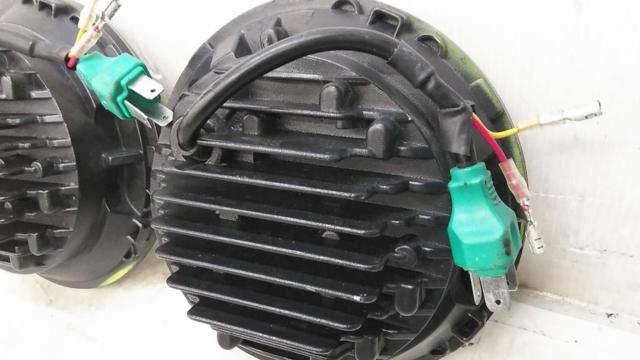 【左右セット】メーカー不明 イカリング付きプロジェクターLEDヘッドライト