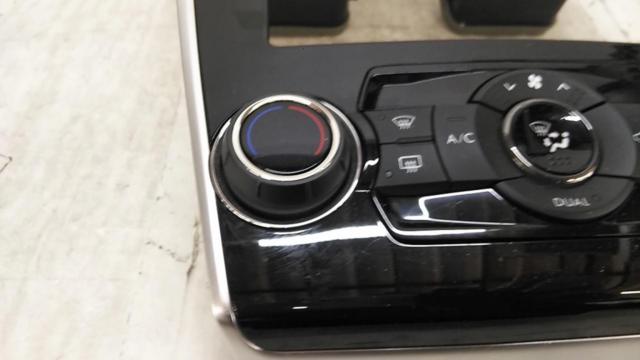 SUBARU純正 オーディオパネル+エアコン操作スイッチ+エアコン吹き出し口パネル