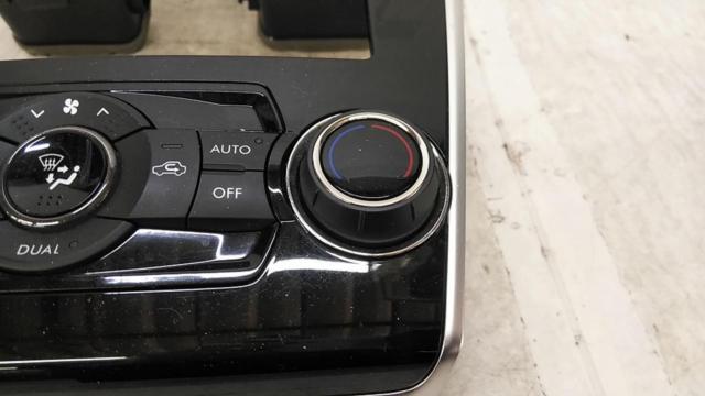 SUBARU純正 オーディオパネル+エアコン操作スイッチ+エアコン吹き出し口パネル