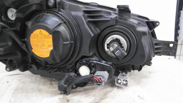 【左側のみ】SUBARU純正 ヘッドライト