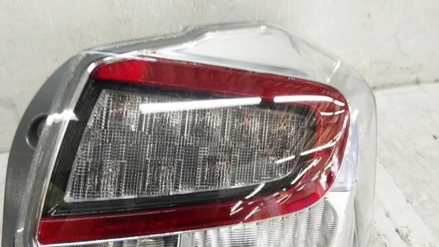 【ワケ有】【右側のみ】SUBARU純正 テールレンズ