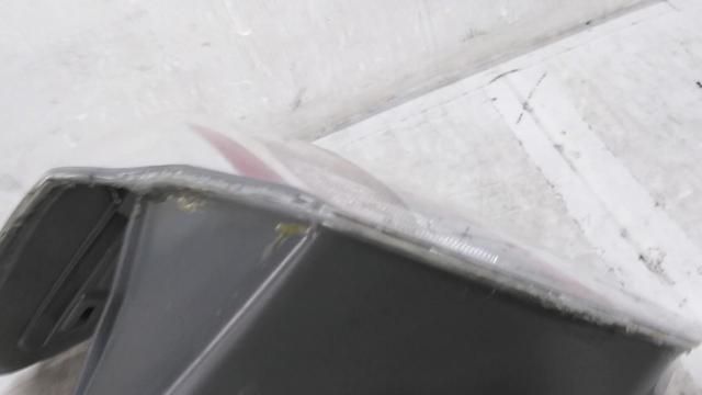 【ワケ有】【右側のみ】SUBARU純正 テールレンズ