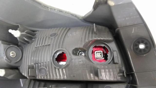 【ワケ有】【右側のみ】SUBARU純正 テールレンズ