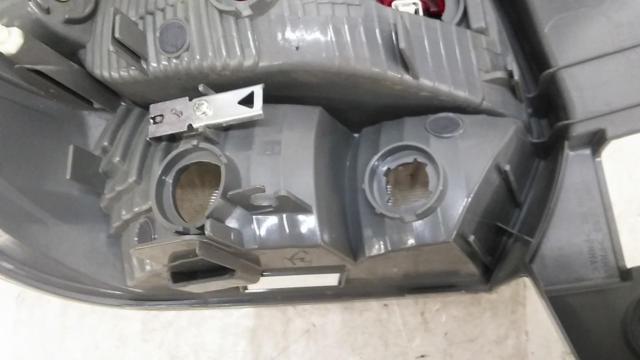 【ワケ有】【右側のみ】SUBARU純正 テールレンズ