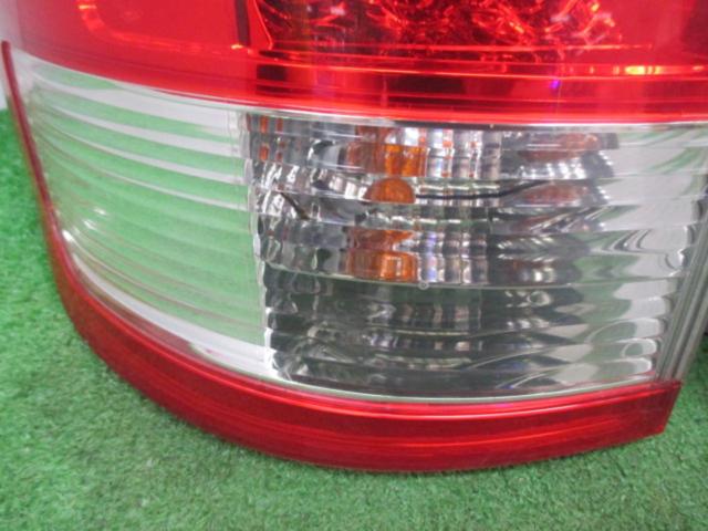 TOYOTA ヴォクシー/60系 純正テールレンズ