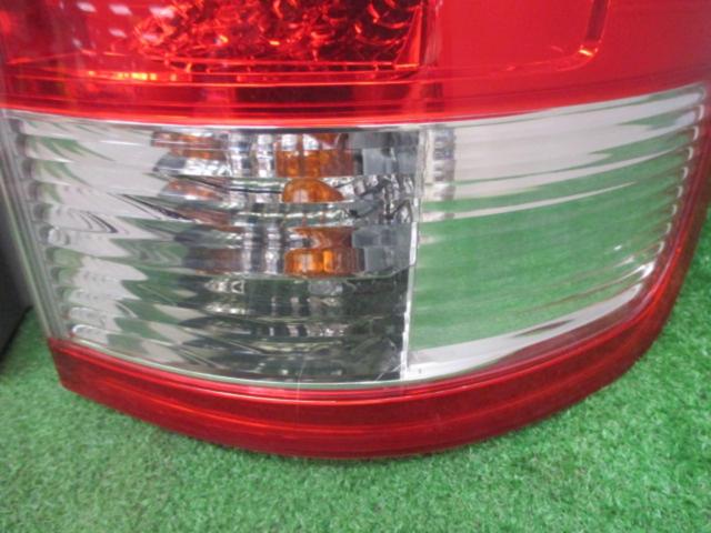 TOYOTA ヴォクシー/60系 純正テールレンズ