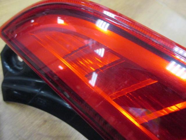 DAIHATSU ムーヴ/LA100S 純正テールレンズ