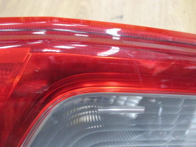 DAIHATSU ムーヴ/LA100S 純正テールレンズ