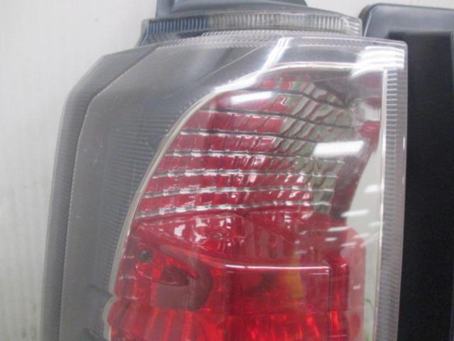SUZUKI ekスポーツ/H81W 純正テールレンズ