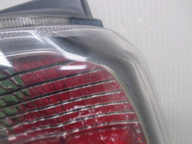 SUZUKI ekスポーツ/H81W 純正テールレンズ