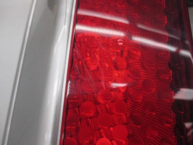 NISSAN セレナ/C25系 純正テールレンズ