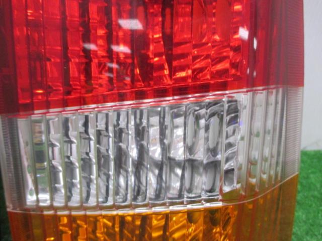 MITSUBISHI トッポBJ/H42A 純正テールレンズ