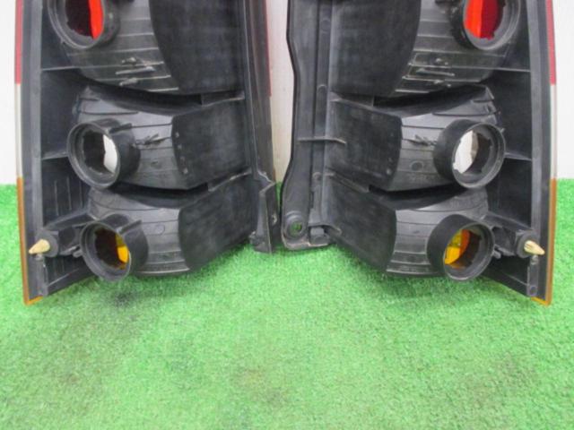 MITSUBISHI トッポBJ/H42A 純正テールレンズ