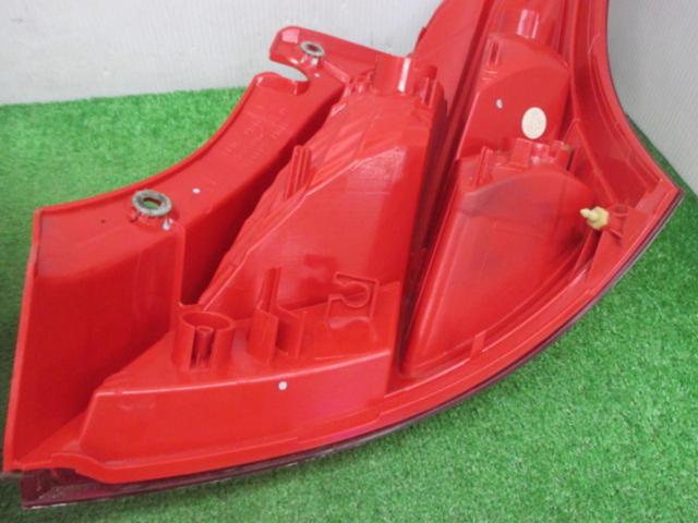 SUZUKI スイフト/ZC72 純正テールレンズ
