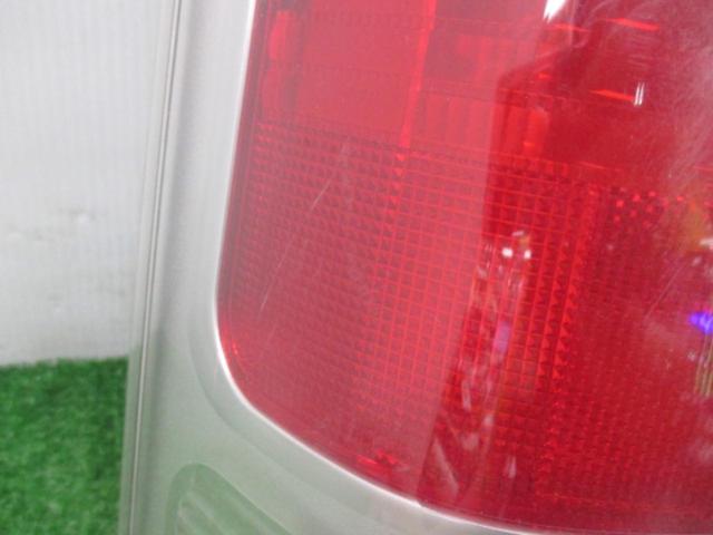 SUZUKI ワゴンR/MH21S純正テールレンズ