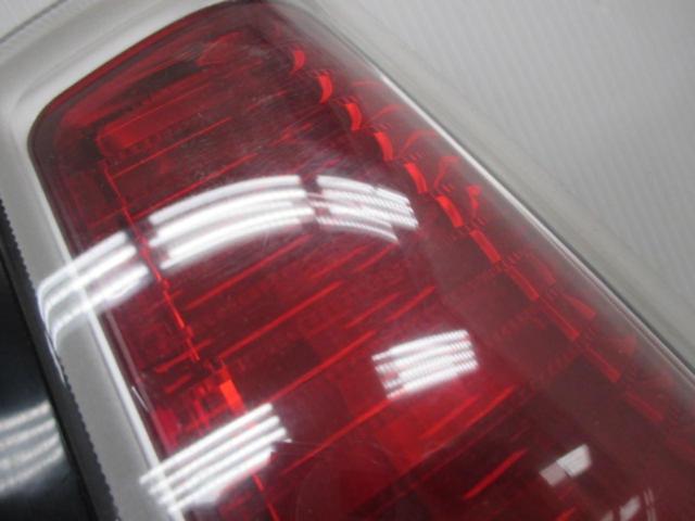 SUZUKI ワゴンR/MH21S純正テールレンズ