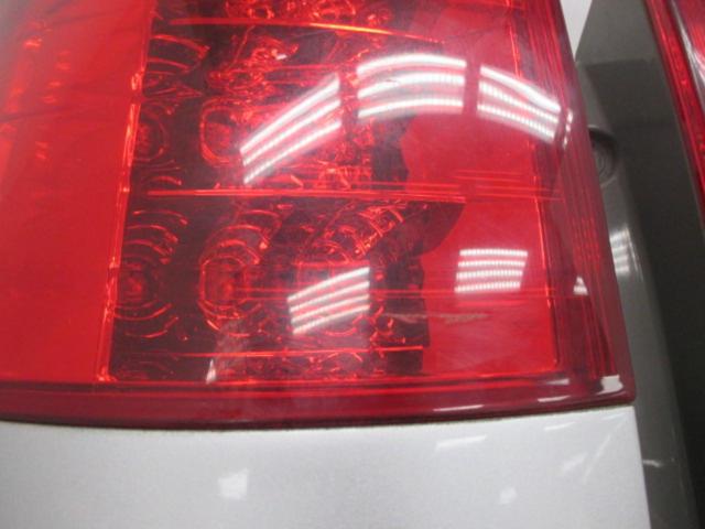 TOYOTA ヴォクシー/60系純正テールレンズ