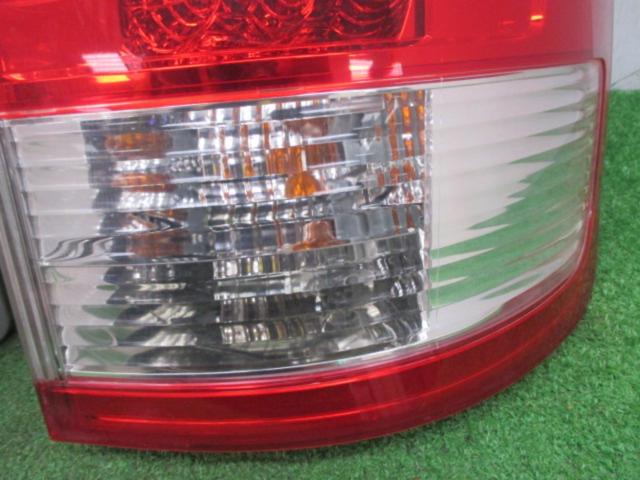 TOYOTA ヴォクシー/60系純正テールレンズ