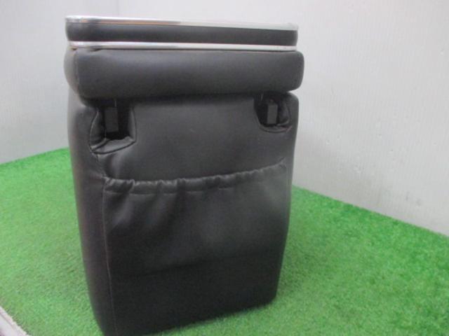 Unknown Manufacturer
Center console