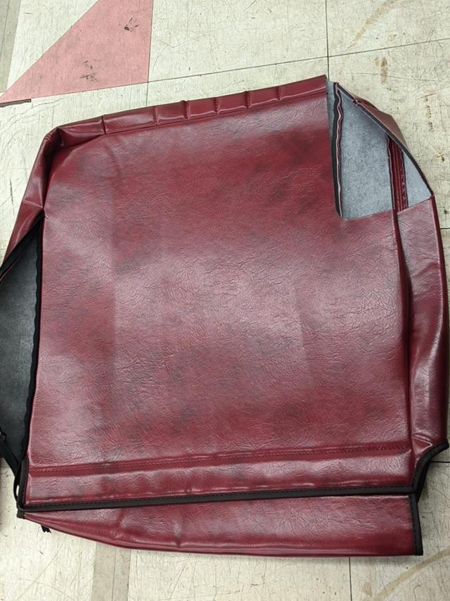Jimny Nomad
Rear seat cover
Without headrest