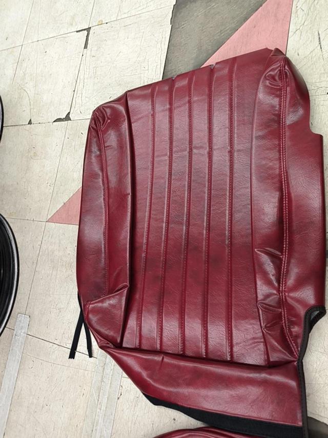 Jimny Nomad
Rear seat cover
Without headrest