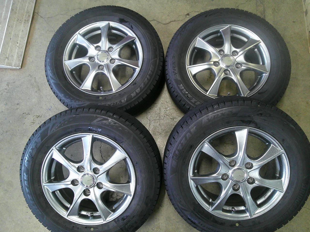 BRIDGESTONE
BLIZZAK
VRX2
+
AUTOBACS
SEVEN
LEBEN
BX