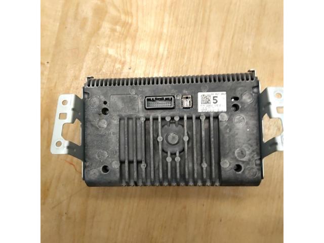 *Sold as is* Genuine Nissan E52 Elgrand multi-monitor