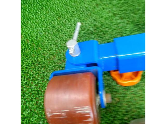 Unknown Manufacturer
Nail folding machine