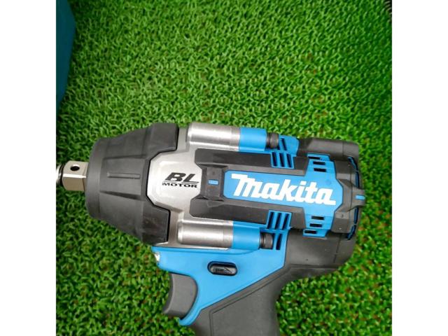 Makita Corporation
Rechargeable impact wrench
TW007GRDX
