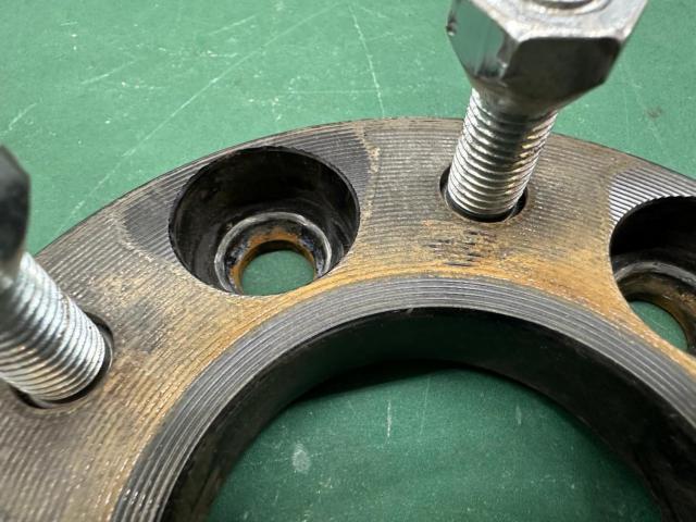 Unknown Manufacturer
Wide tread spacer