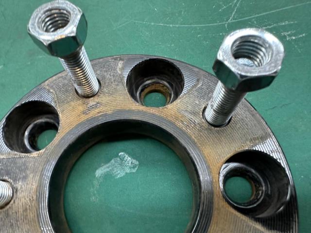 Unknown Manufacturer
Wide tread spacer