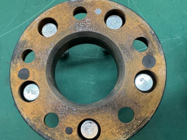 Unknown Manufacturer
Wide tread spacer