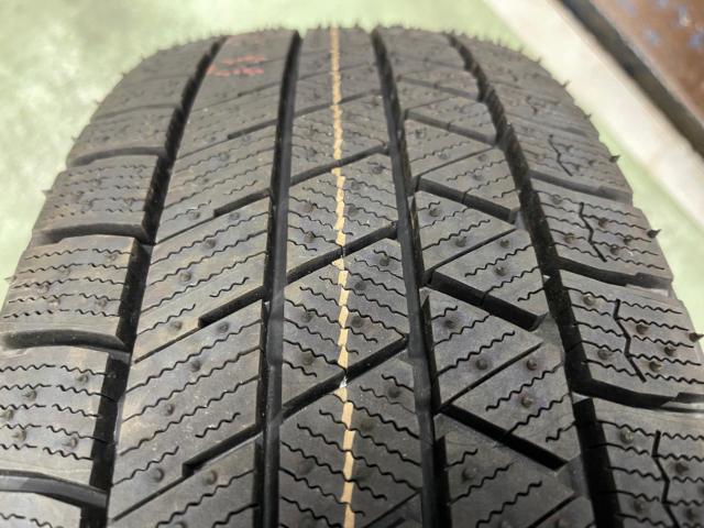 HOT
STUFF (Hot Stuff)
Exceeder
+
BRIDGESTONE (Bridgestone)
BLIZZAK
VRX3