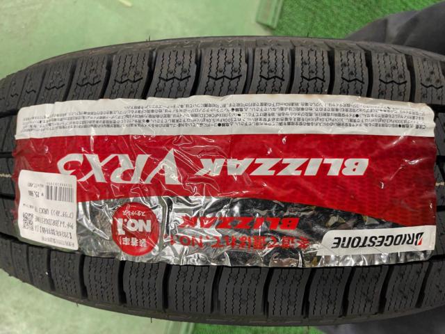 weds (Weds)
VELVA
+
BRIDGESTONE (Bridgestone)
BLIZZAK
VRX3
