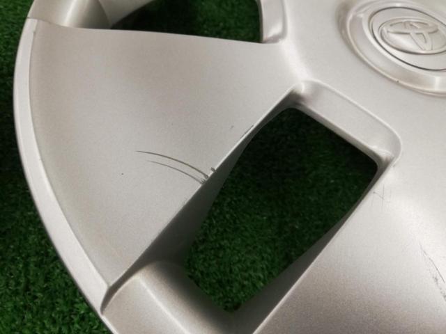 Toyota genuine 12-inch
Wheel cap