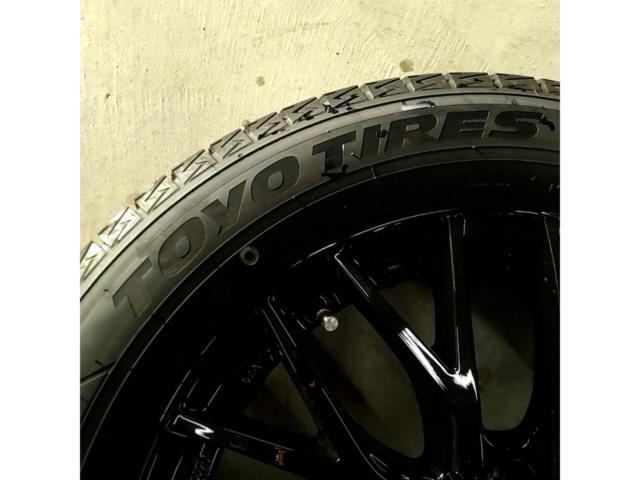 ☆美品ホイールとバリ溝冬タイヤセット☆ HOT STUFF Exceeder E05 グラスブラック  + TOYO OBSERVE GIZ3