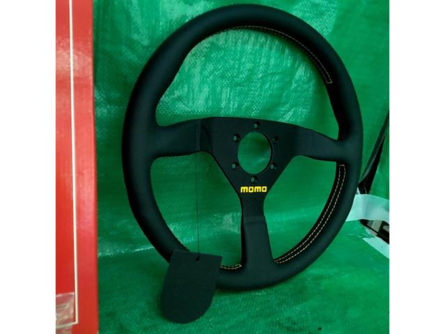 【MOMO】VELOCE RACING (350mm)ヴェローチェ レーシング