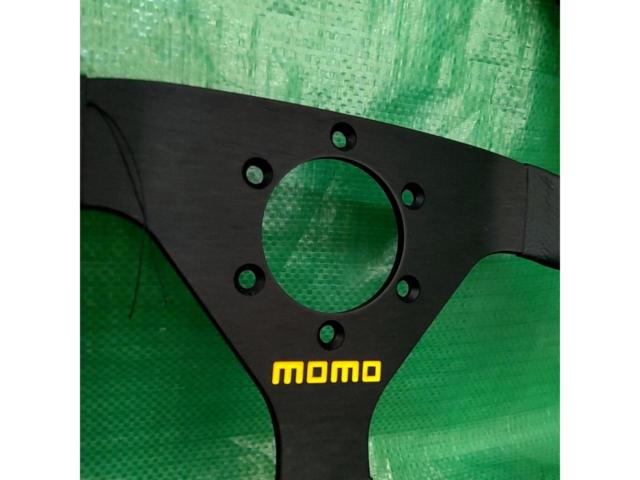 【MOMO】VELOCE RACING (350mm)ヴェローチェ レーシング