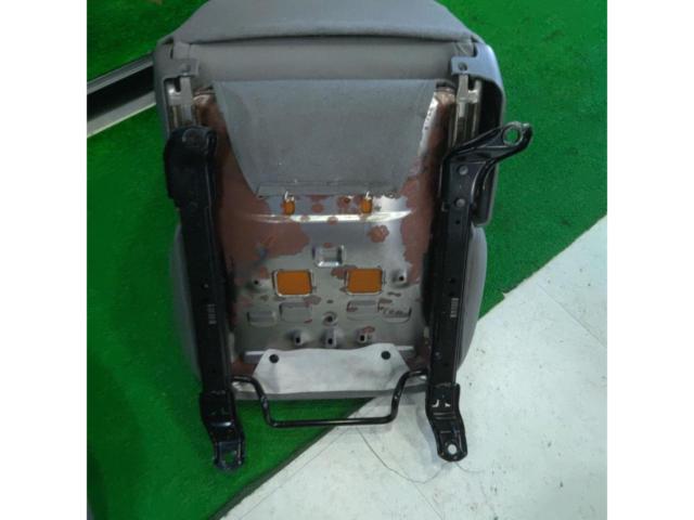 【トヨタ純正】200系ハイエース 純正フロントシート2脚セット