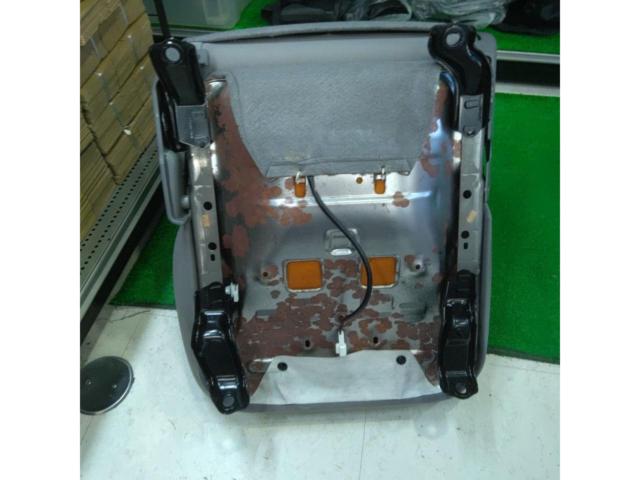 【トヨタ純正】200系ハイエース 純正フロントシート2脚セット