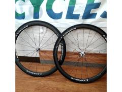 ※後ろパンク前タイヤおまけ Bontrager aeolus 3 D3 2012年モデル 35mmハイトチューブラーホイール前後セット
