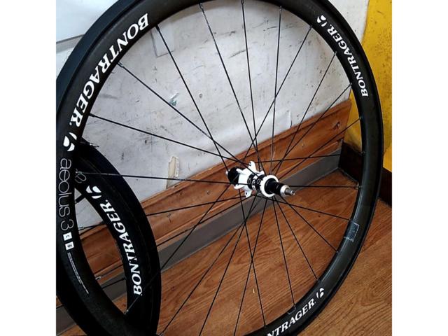 ※後ろパンク前タイヤおまけ Bontrager aeolus 3 D3 2012年モデル 35mmハイトチューブラーホイール前後セット
