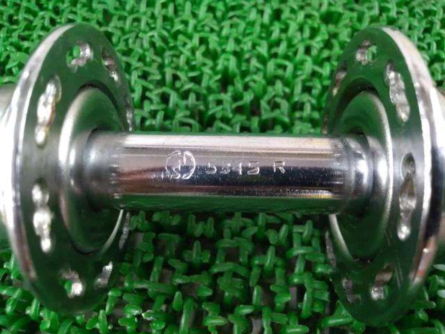 ※軸ガタ有り メーカー不明 ボスフリー用リアハブ 36H 軸長約170mm シルバー