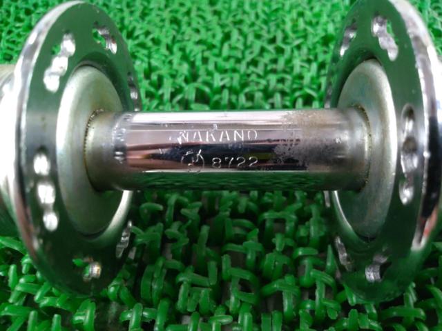 ※軸ガタ有り NAKANO ボスフリー用リアハブ 28H 軸長約180mm シルバー