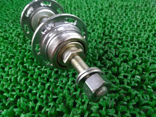 ※軸ガタ有り NAKANO ボスフリー用リアハブ 28H 軸長約180mm シルバー