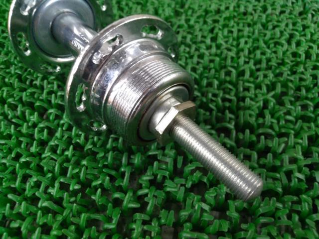※軸ガタ有り NAKANO ボスフリー用リアハブ 28H 軸長約180mm シルバー