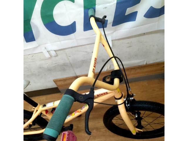 ※センタースタンド付属 GT BIKES PERFORMER 18インチ シングルギア キッズBMX ベージュ