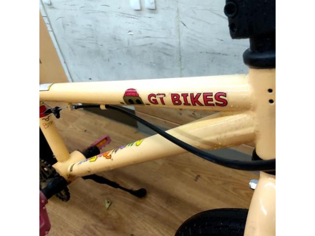 ※センタースタンド付属 GT BIKES PERFORMER 18インチ シングルギア キッズBMX ベージュ